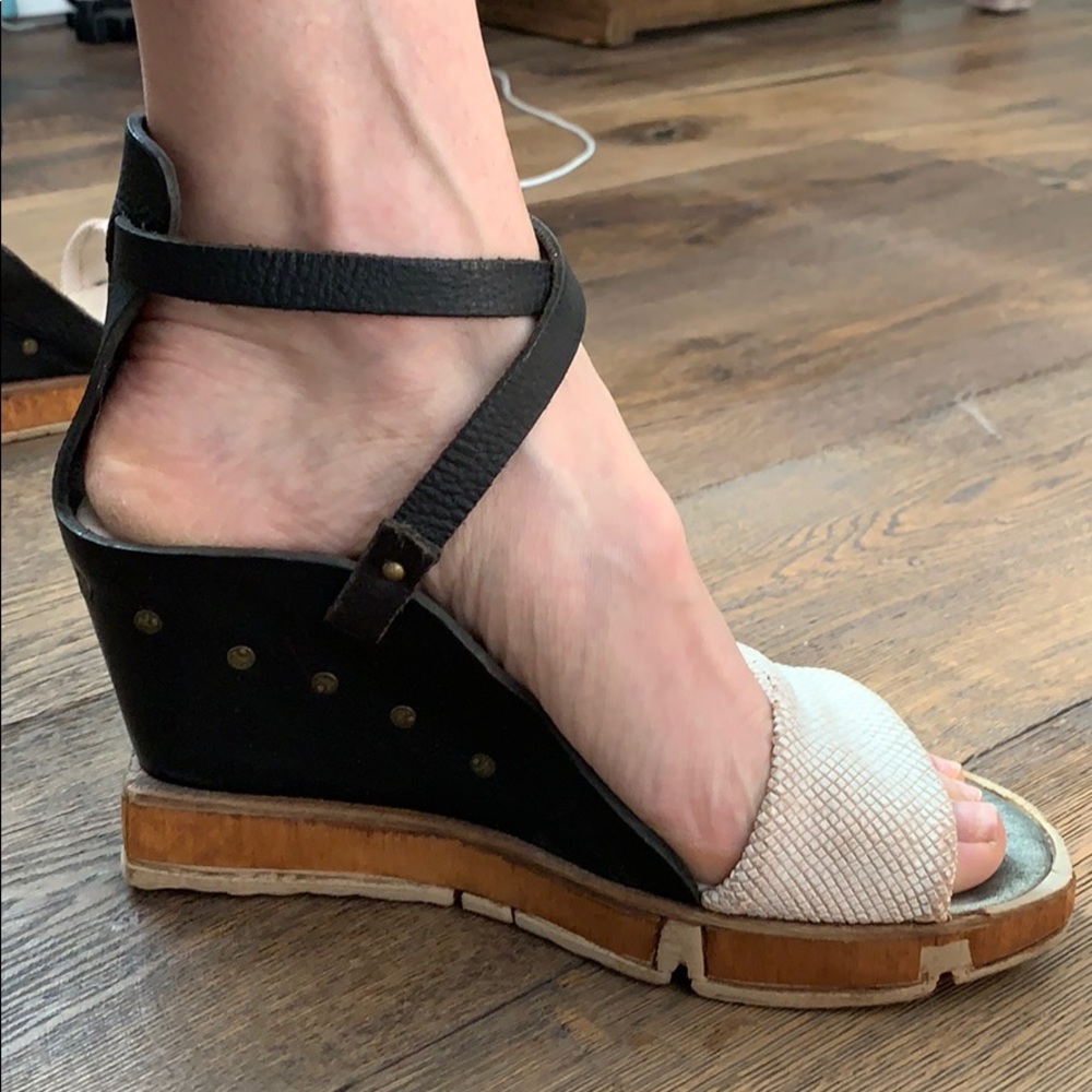 AS98 shoes